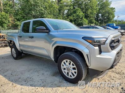 Czwarte zdjęcie samochodu z boku: 2026 TOYOTA TACOMA SR VIN:3TYLD5KN2TT027035 - miniatura