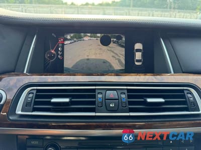 Zdjęcie 12 z 13 samochodu: 2015 BMW 750 XI VIN:WBAYB6C52FD965738 - miniatura