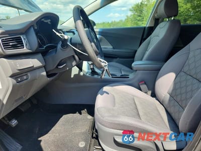 Zdjęcie 7 z 12 samochodu: 2017 KIA NIRO LX VIN:KNDCB3LC4H5066659 - miniatura