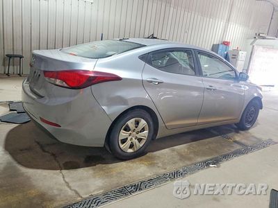 Trzecie zdjęcie samochodu z tyłu: 2016 HYUNDAI ELANTRA SE VIN:5NPDH4AE0GH795799 - miniatura