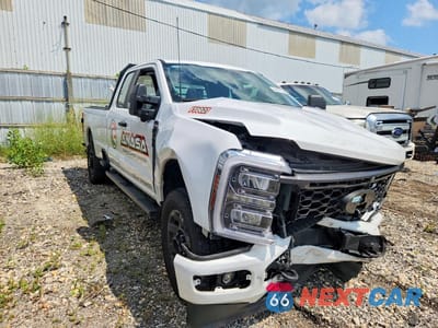 Czwarte zdjęcie samochodu z boku: 2025 FORD F350 SUPER DUTY VIN:1FT8X3BN5SED19456 - miniatura