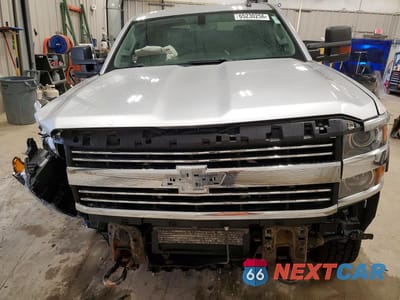 Piąte zdjęcie samochodu w środku: 2018 CHEVROLET SILVERADO K2500 HEAVY DUTY LT VIN:1GC1KVEG2JF257516 - miniatura