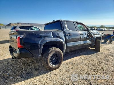 Trzecie zdjęcie samochodu z tyłu: 2025 TOYOTA TACOMA SR5 VIN:3TYLB5JN2ST073938 - miniatura