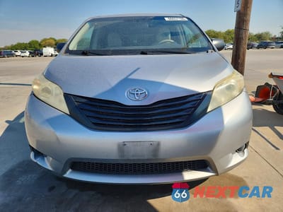 Piąte zdjęcie samochodu w środku: 2012 TOYOTA SIENNA BASE 7-PASSENGER VIN:5TDZK3DC0CS199995 - miniatura