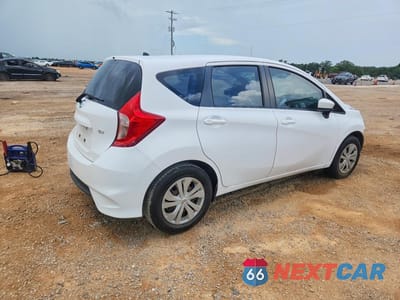 Trzecie zdjęcie samochodu z tyłu: 2018 NISSAN VERSA NOTE SV VIN:3N1CE2CP0JL369810 - miniatura
