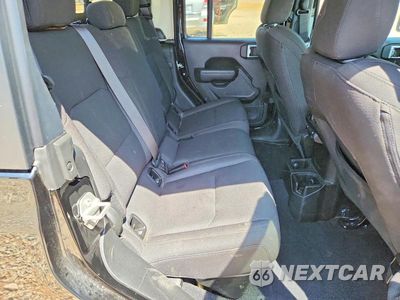 Zdjęcie 10 z 12 samochodu: 2023 JEEP GLADIATOR SPORT VIN:1C6HJTAG6PL577368 - miniatura