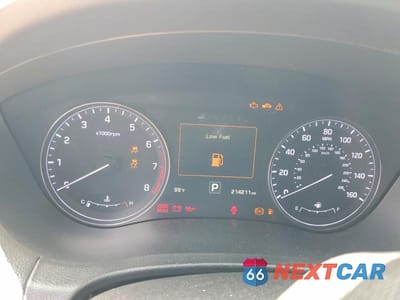 Zdjęcie 9 z 12 samochodu: 2016 HYUNDAI GENESIS 3.8L VIN:KMHGN4JE0GU109168 - miniatura