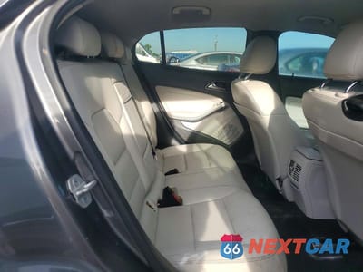 Zdjęcie 10 z 12 samochodu: 2016 MERCEDES-BENZ GLA 250 VIN:WDCTG4EB0GJ200661 - miniatura