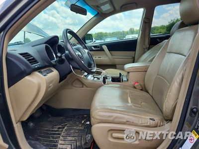 Zdjęcie 7 z 12 samochodu: 2011 TOYOTA HIGHLANDER BASE VIN:5TDZK3EH8BS032373 - miniatura
