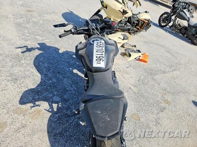 Zdjęcie 6 z 9 samochodu: 2024 SUZUKI GSX800 R VIN:JS1EM11B5R7101565 - miniatura