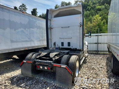 Trzecie zdjęcie samochodu z tyłu: 2016 KENWORTH T680 SEMI TRUCK VIN:1XKYAP8X2GJ129537 - miniatura