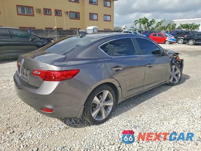 Trzecie zdjęcie samochodu z tyłu: 2013 ACURA ILX 20 TECH VIN:19VDE1F76DE018845 - miniatura
