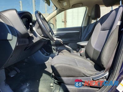 Zdjęcie 7 z 13 samochodu: 2015 MITSUBISHI OUTLANDER ES VIN:JA4AD2A31FZ003212 - miniatura