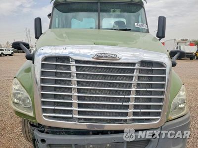 Zdjęcie 10 z 12 samochodu: 2015 FREIGHTLINER CASCADIA 125 SEMI TRUCK VIN:3AKJGED51FSGK1208 - miniatura