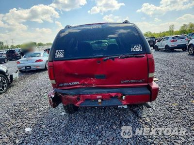 Zdjęcie 6 z 12 samochodu: 2000 CHEVROLET BLAZER VIN:1GNDT13W5Y2380684 - miniatura