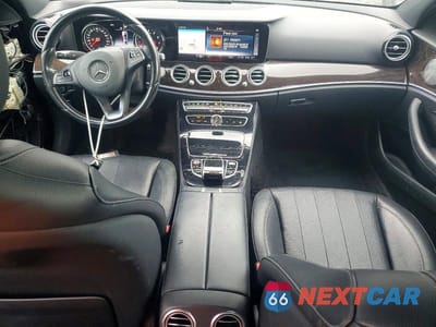 Zdjęcie 8 z 13 samochodu: 2017 MERCEDES-BENZ E 300 4MATIC VIN:WDDZF4KB7HA063412 - miniatura