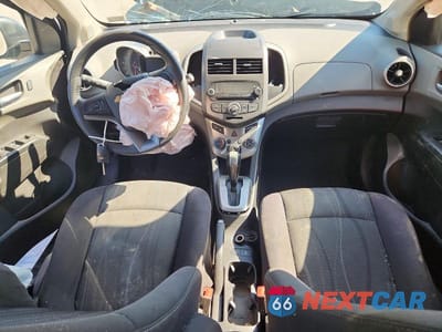 Zdjęcie 8 z 12 samochodu: 2015 CHEVROLET SONIC LT VIN:1G1JC5SH6F4183068 - miniatura