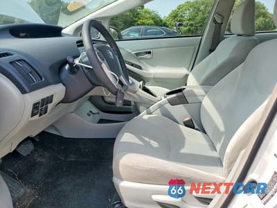 Zdjęcie 7 z 12 samochodu: 2014 TOYOTA PRIUS TWO VIN:JTDKN3DUXE0360375 - miniatura