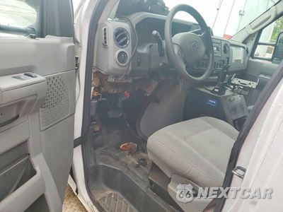 Zdjęcie 8 z 12 samochodu: 2017 FORD ECONOLINE E450 SD AMBULANCE VIN:1FDXE4FS4HDC32407 - miniatura