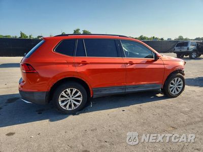 Trzecie zdjęcie samochodu z tyłu: 2019 VOLKSWAGEN TIGUAN S VIN:3VV1B7AX7KM132029 - miniatura
