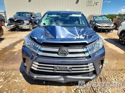 Piąte zdjęcie samochodu w środku: 2018 TOYOTA HIGHLANDER LIMITED VIN:5TDDZRFH2JS857637 - miniatura