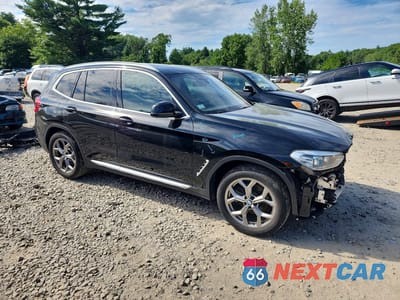 Czwarte zdjęcie samochodu z boku: 2020 BMW X3 XDRIVE30I VIN:5UXTY5C03L9D10322 - miniatura