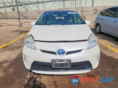 Piąte zdjęcie samochodu w środku: 2015 TOYOTA PRIUS THREE VIN:JTDKN3DU7F1902883 - miniatura