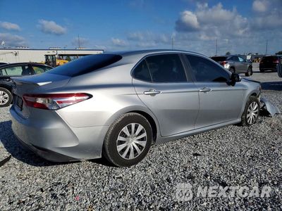 Trzecie zdjęcie samochodu z tyłu: 2018 TOYOTA CAMRY LE VIN:4T1B31HK7JU500576 - miniatura