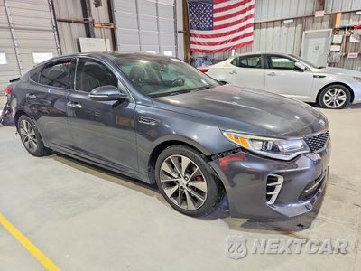 Czwarte zdjęcie samochodu z boku: 2016 KIA OPTIMA SX VIN:5XXGW4L22GG083571 - miniatura