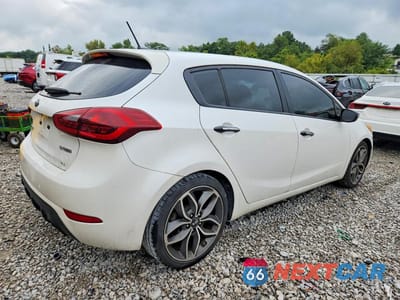 Trzecie zdjęcie samochodu z tyłu: 2015 KIA FORTE5 SX VIN:KNAFZ5A36F5269070 - miniatura