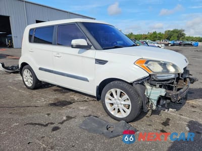 Czwarte zdjęcie samochodu z boku: 2013 KIA SOUL + VIN:KNDJT2A64D7776980 - miniatura