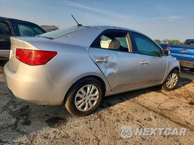 Trzecie zdjęcie samochodu z tyłu: 2011 KIA FORTE LX VIN:KNAFT4A27B5885521 - miniatura