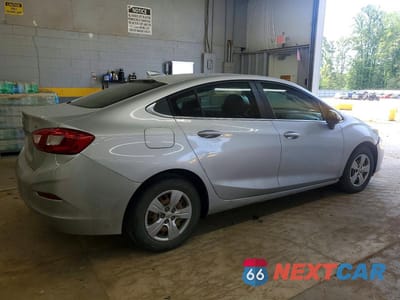 Trzecie zdjęcie samochodu z tyłu: 2017 CHEVROLET CRUZE LT VIN:1G1BE5SM1H7208357 - miniatura