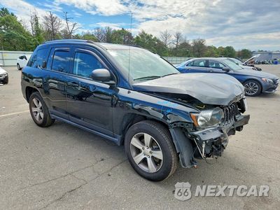 Czwarte zdjęcie samochodu z boku: 2017 JEEP COMPASS LATITUDE VIN:1C4NJCEA1HD157014 - miniatura