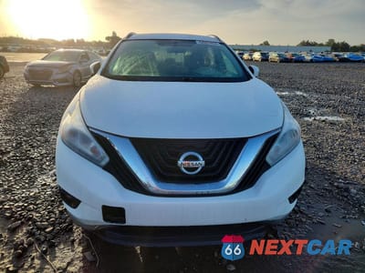Piąte zdjęcie samochodu w środku: 2017 NISSAN MURANO SV VIN:5N1AZ2MG9HN198889 - miniatura