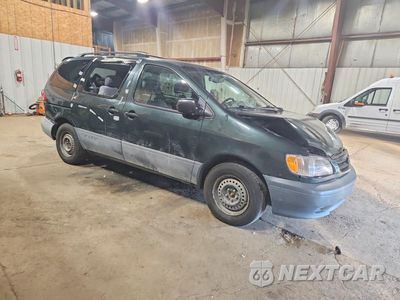 Czwarte zdjęcie samochodu z boku: 2002 TOYOTA SIENNA LE VIN:4T3ZF13C42U457801 - miniatura