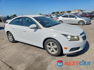 Czwarte zdjęcie samochodu z boku: 2013 CHEVROLET CRUZE LT VIN:1G1PC5SB8D7250559 - miniatura
