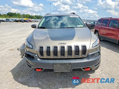 Piąte zdjęcie samochodu w środku: 2016 JEEP CHEROKEE TRAILHAWK VIN:1C4PJMBS4GW253377 - miniatura