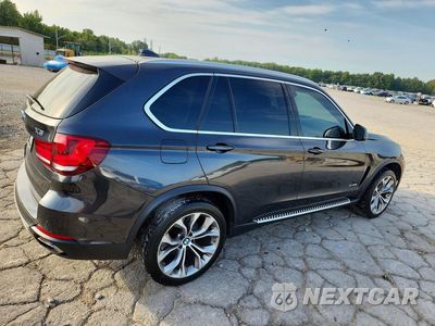 Trzecie zdjęcie samochodu z tyłu: 2016 BMW X5 XDRIVE50I VIN:5UXKR6C53G0J81130 - miniatura