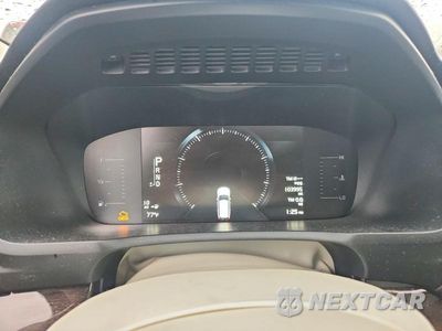 Zdjęcie 9 z 12 samochodu: 2019 VOLVO XC90 T5 MOMENTUM VIN:YV4102PK5K1508028 - miniatura