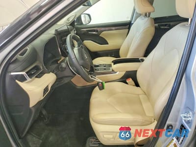 Zdjęcie 7 z 14 samochodu: 2025 TOYOTA HIGHLANDER HYBRID LIMITED VIN:5TDXBRCH0SS664104 - miniatura