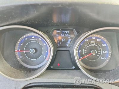 Zdjęcie 9 z 13 samochodu: 2013 HYUNDAI ELANTRA GLS VIN:KMHDH4AE9DU842387 - miniatura