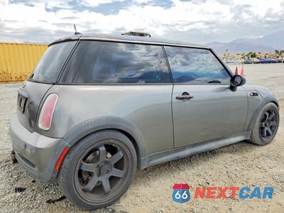 Trzecie zdjęcie samochodu z tyłu: 2005 MINI COOPER S VIN:WMWRE335X5TL12461 - miniatura