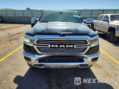 Piąte zdjęcie samochodu w środku: 2019 RAM 1500 LARAMIE VIN:1C6SRFJT1KN505715 - miniatura