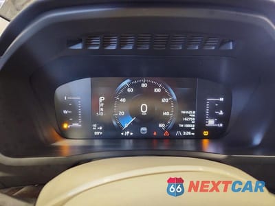Zdjęcie 9 z 13 samochodu: 2019 VOLVO XC90 T5 MOMENTUM VIN:YV4102PK7K1470947 - miniatura