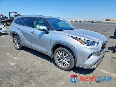 Czwarte zdjęcie samochodu z boku: 2024 TOYOTA HIGHLANDER HYBRID PLATINUM VIN:5TDEBRCH7RS606296 - miniatura