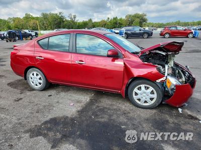 Czwarte zdjęcie samochodu z boku: 2013 NISSAN VERSA 1.6 S VIN:3N1CN7AP9DL885152 - miniatura