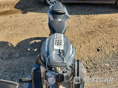 Piąte zdjęcie samochodu w środku: 2025 SUZUKI GSX-R600 VIN:JS1GN7FA6S7100942 - miniatura