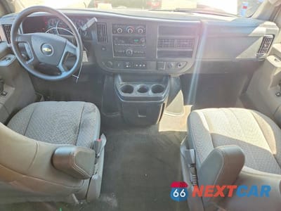 Zdjęcie 8 z 12 samochodu: 2018 CHEVROLET EXPRESS G3500 LT VIN:1GAZGPFPXJ1268431 - miniatura