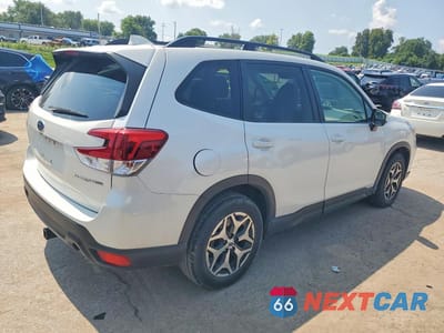 Trzecie zdjęcie samochodu z tyłu: 2019 SUBARU FORESTER PREMIUM VIN:JF2SKAEC0KH511483 - miniatura
